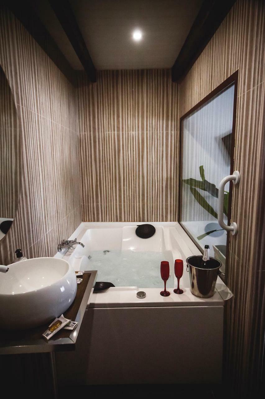 Junior Suites con Jacuzzi Babilafuente Exterior foto